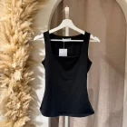 Basic top mouwloos zwart 02