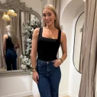 Basic top mouwloos zwart 03